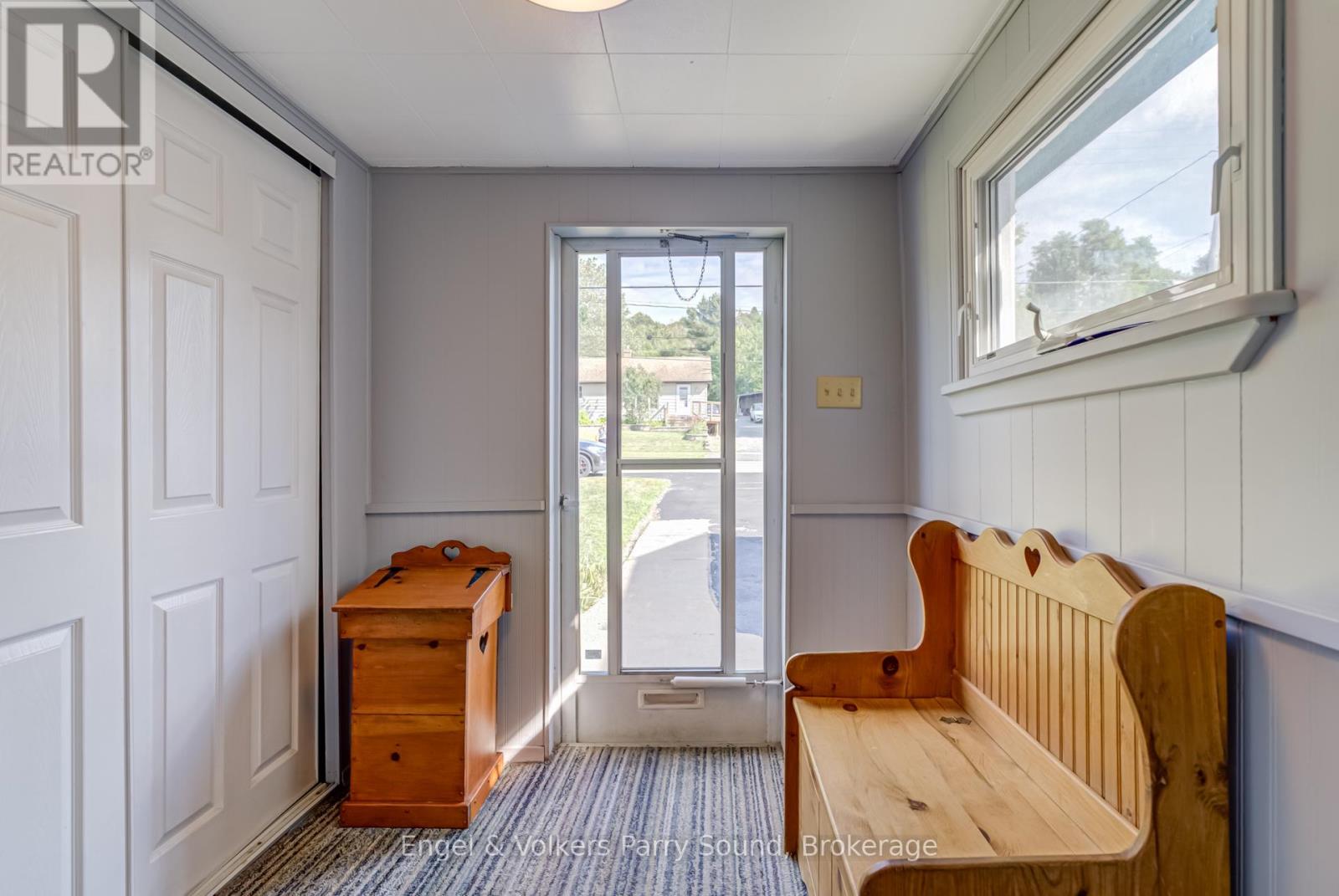 54 River Street, Parry Sound, Ontario  P2A 2T6 - Photo 5 - X12370021