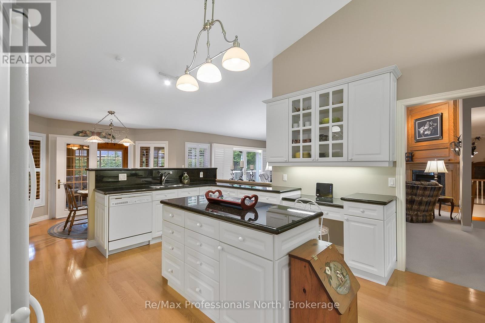 160 Tiffany Trail, Gravenhurst, Ontario  P1P 1A6 - Photo 8 - X12370024