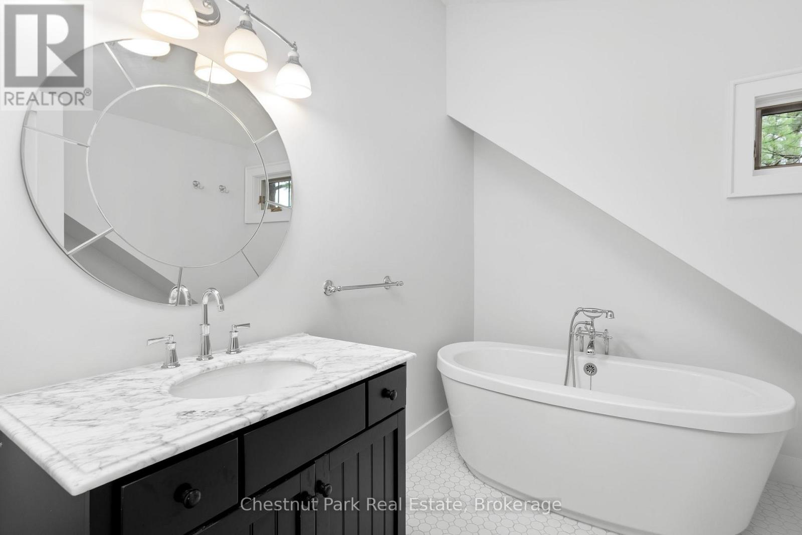 1026 3300 Road, Gravenhurst, Ontario  P1P 1R2 - Photo 18 - X12370191