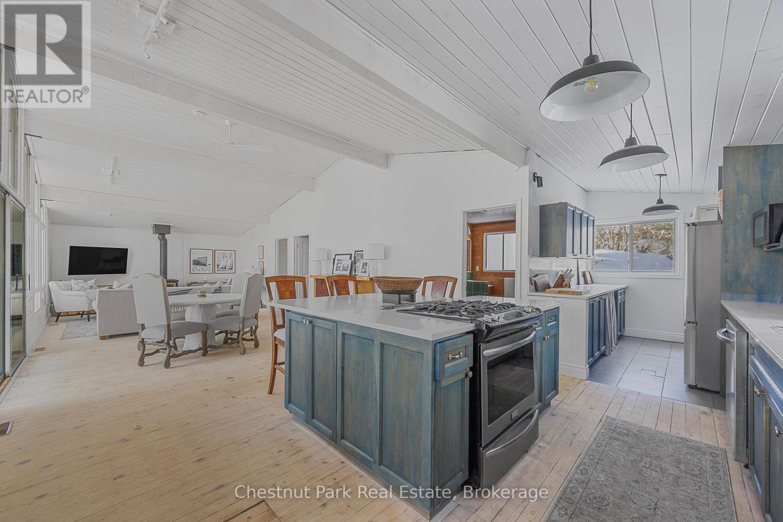 1019 Old Bala Road, Muskoka Lakes, Ontario  P0C 1A0 - Photo 2 - X12370883