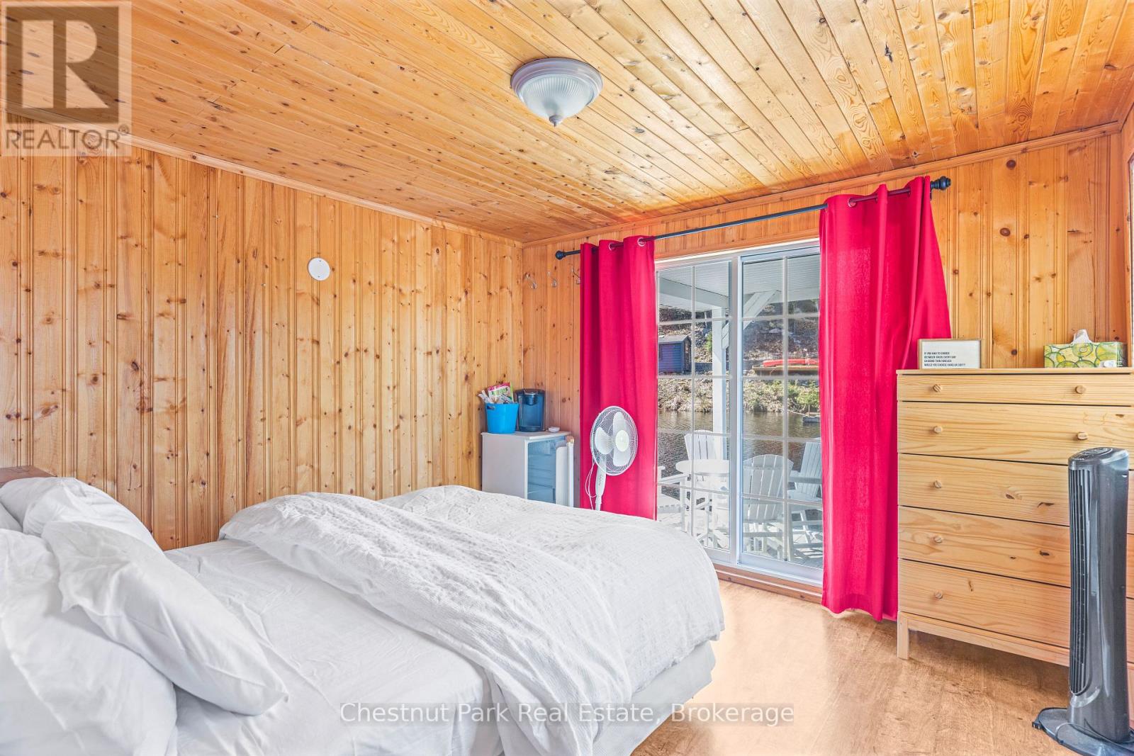 1017 Dark Bay Road, Muskoka Lakes, Ontario  P0C 1A0 - Photo 16 - X12370948