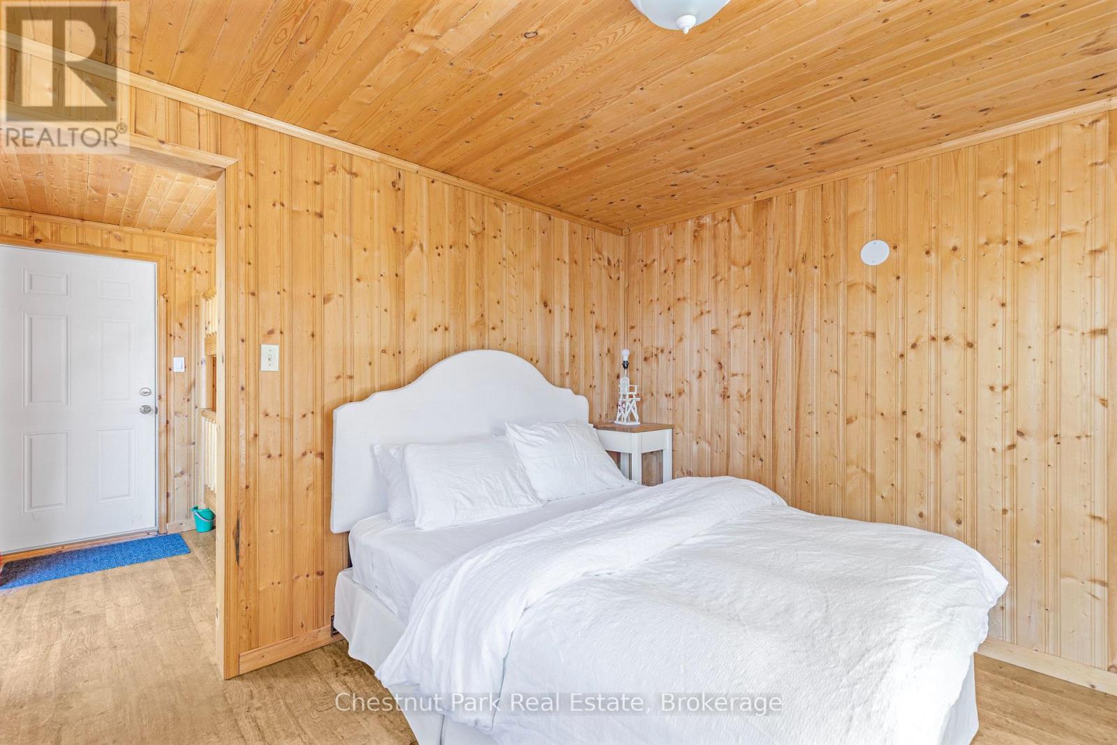 1017 Dark Bay Road, Muskoka Lakes, Ontario  P0C 1A0 - Photo 17 - X12370948