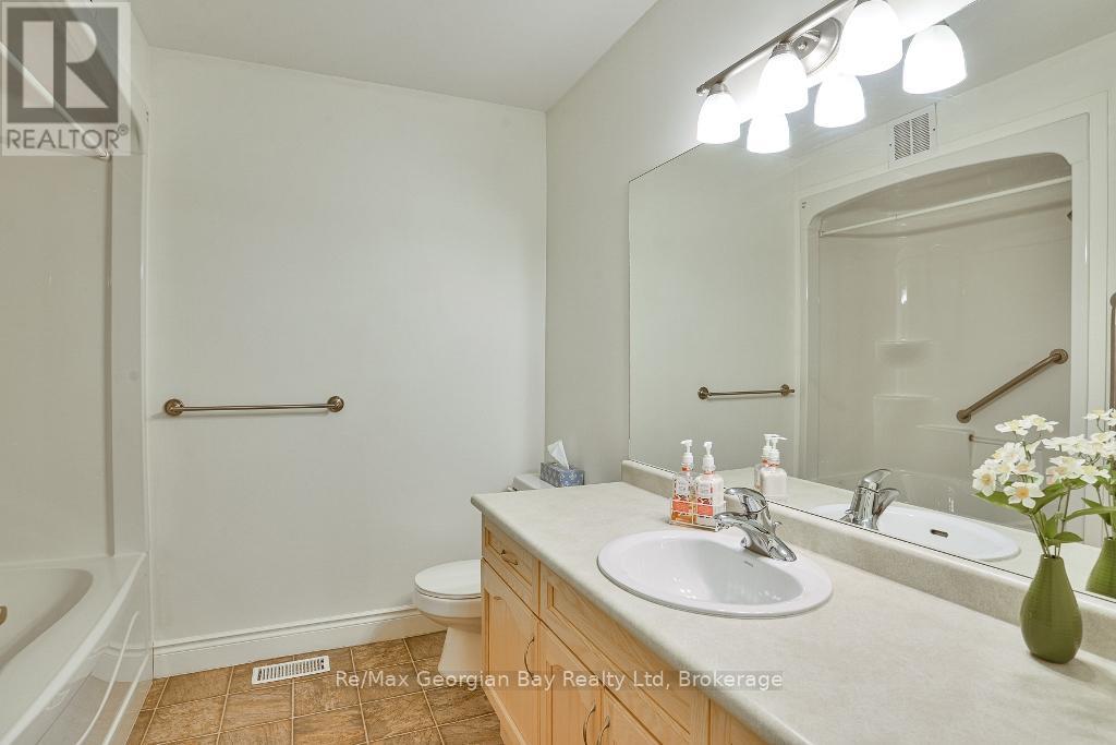 206 - 10a Kimberley Avenue, Bracebridge, Ontario  P1L 0A6 - Photo 21 - X12372103