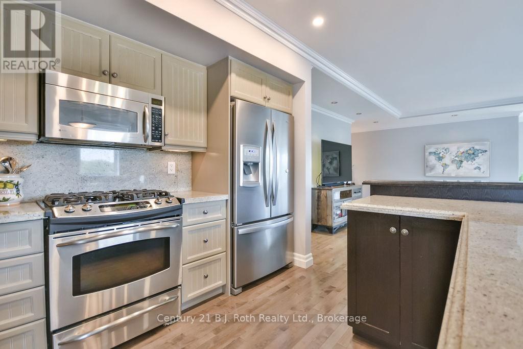 507 - 110 Steamship Bay Road, Gravenhurst, Ontario  P1P 1Z9 - Photo 21 - X12372651