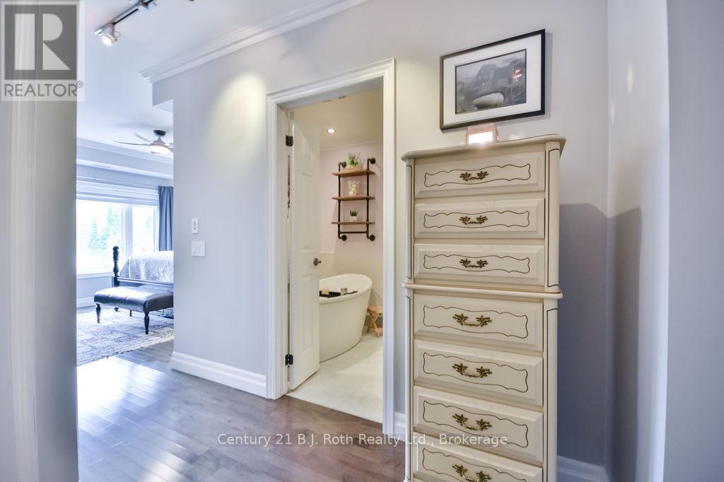 507 - 110 Steamship Bay Road, Gravenhurst, Ontario  P1P 1Z9 - Photo 37 - X12372651