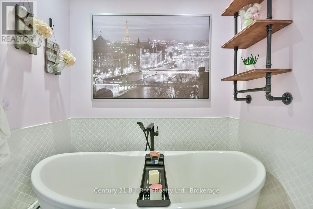 507 - 110 Steamship Bay Road, Gravenhurst, Ontario  P1P 1Z9 - Photo 38 - X12372651