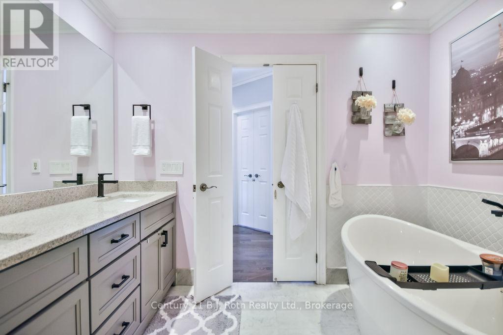 507 - 110 Steamship Bay Road, Gravenhurst, Ontario  P1P 1Z9 - Photo 41 - X12372651