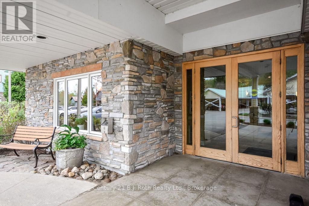 507 - 110 Steamship Bay Road, Gravenhurst, Ontario  P1P 1Z9 - Photo 6 - X12372651