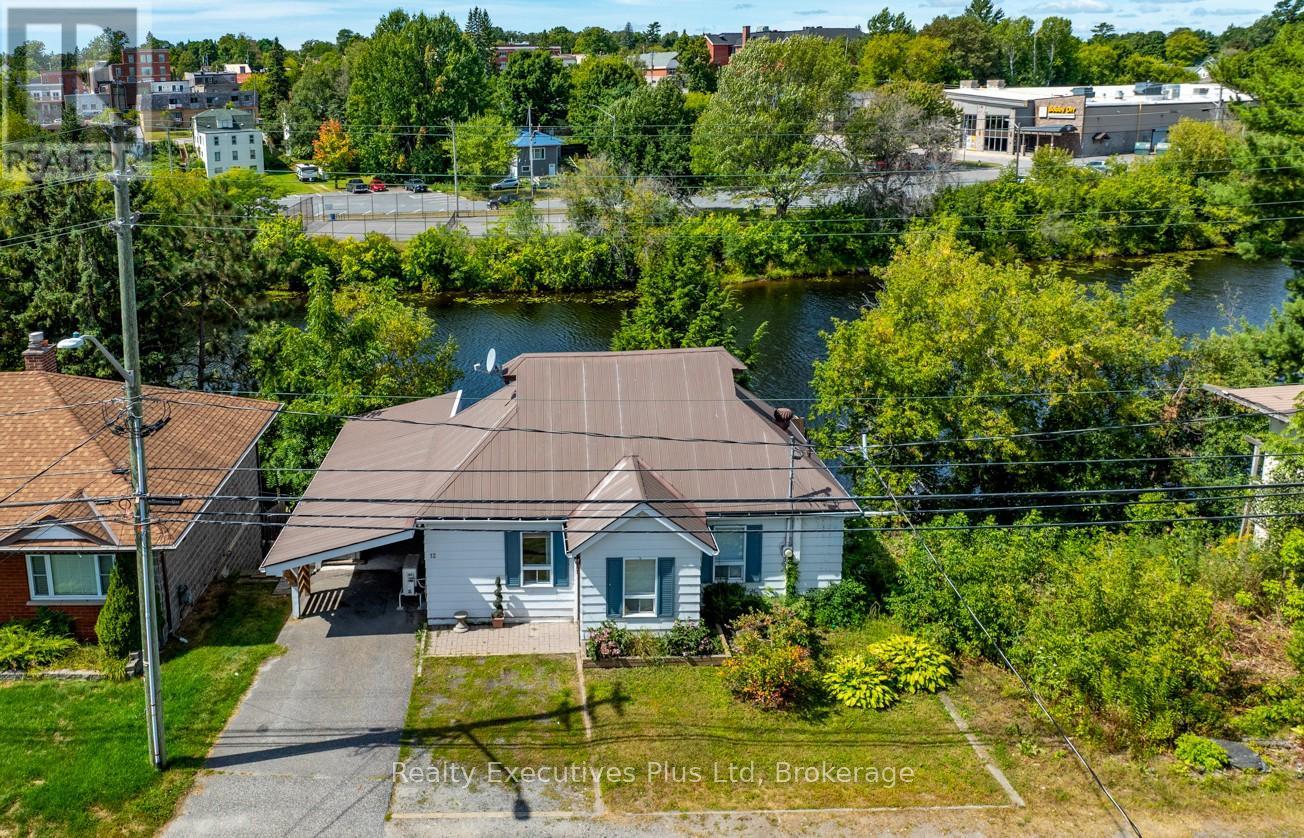 12 River Street, Parry Sound, Ontario  P2A 2T6 - Photo 1 - X12373681