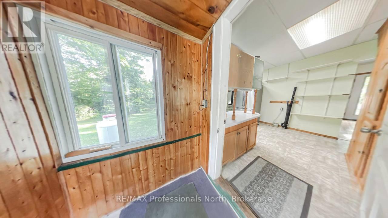 49 Beach Road, Huntsville, Ontario  P0B 1M0 - Photo 21 - X12375856