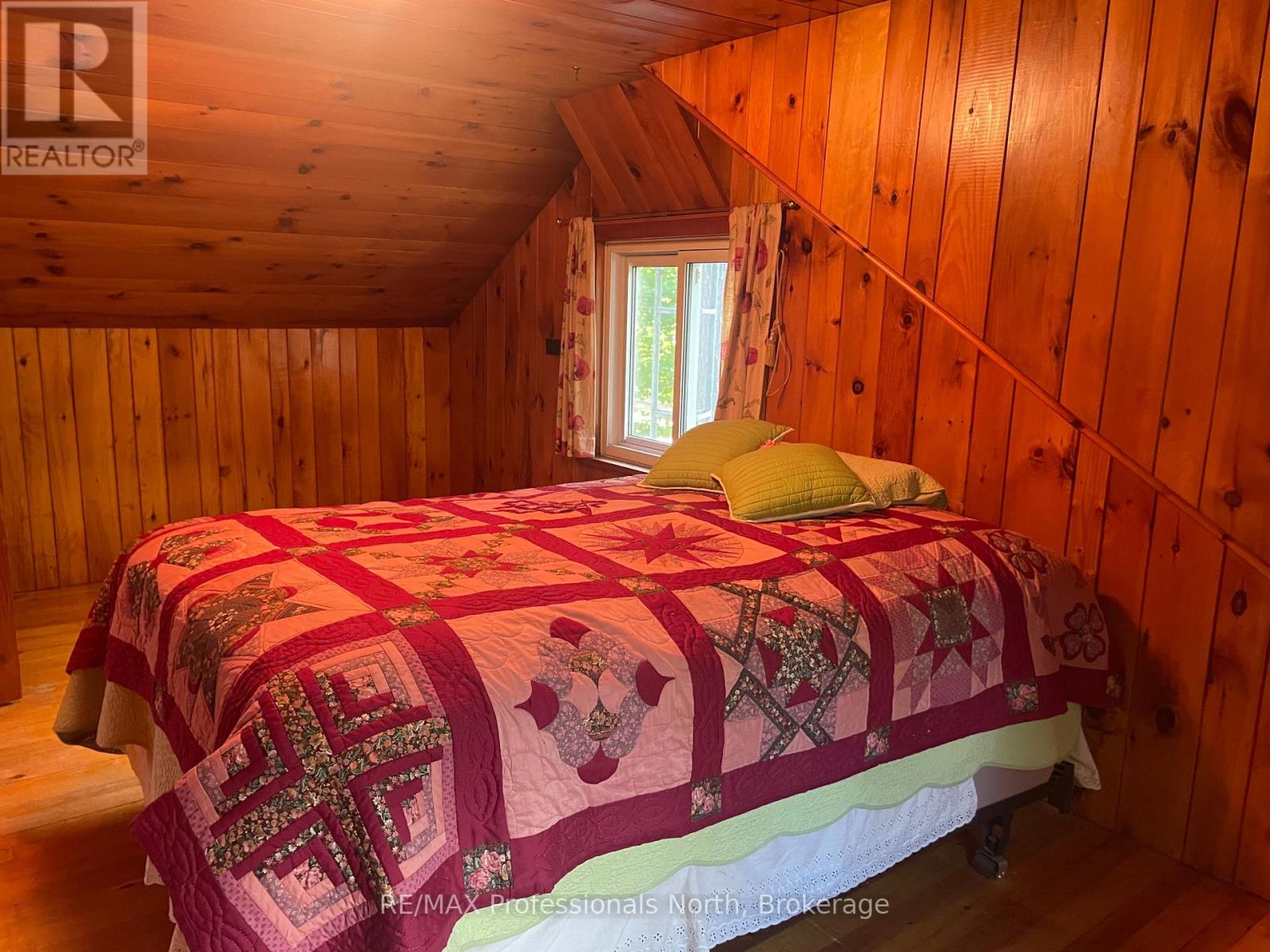 49 Beach Road, Huntsville, Ontario  P0B 1M0 - Photo 24 - X12375856