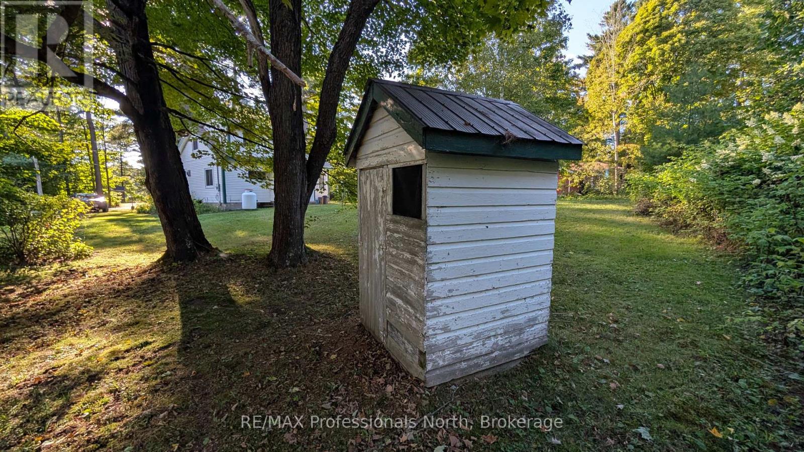 49 Beach Road, Huntsville, Ontario  P0B 1M0 - Photo 31 - X12375856