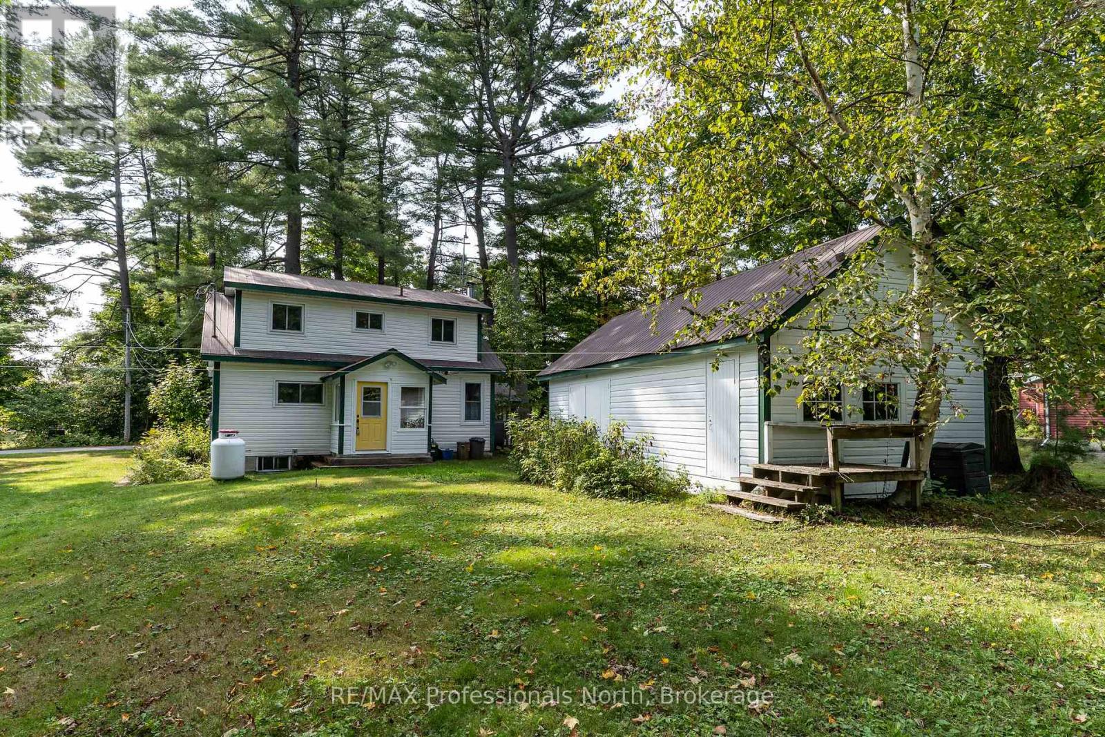 49 Beach Road, Huntsville, Ontario  P0B 1M0 - Photo 41 - X12375856