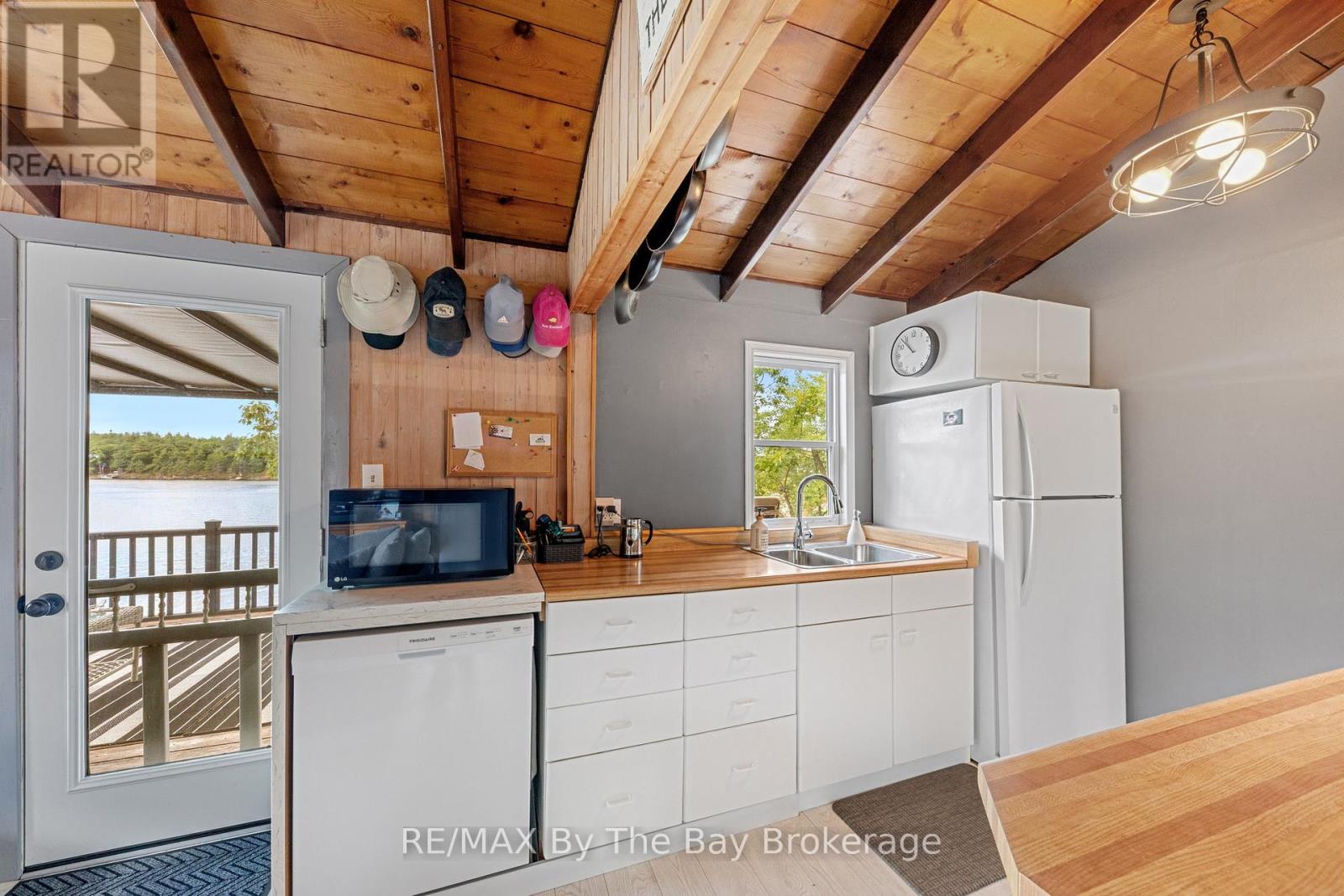 18588 Georgian Bay Shore, Georgian Bay, Ontario  P0E 1E0 - Photo 10 - X12376453