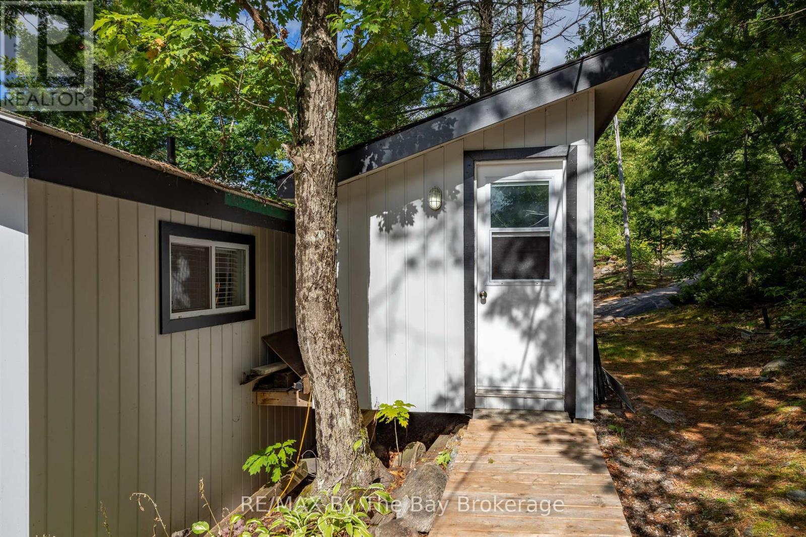 18588 Georgian Bay Shore, Georgian Bay, Ontario  P0E 1E0 - Photo 26 - X12376453