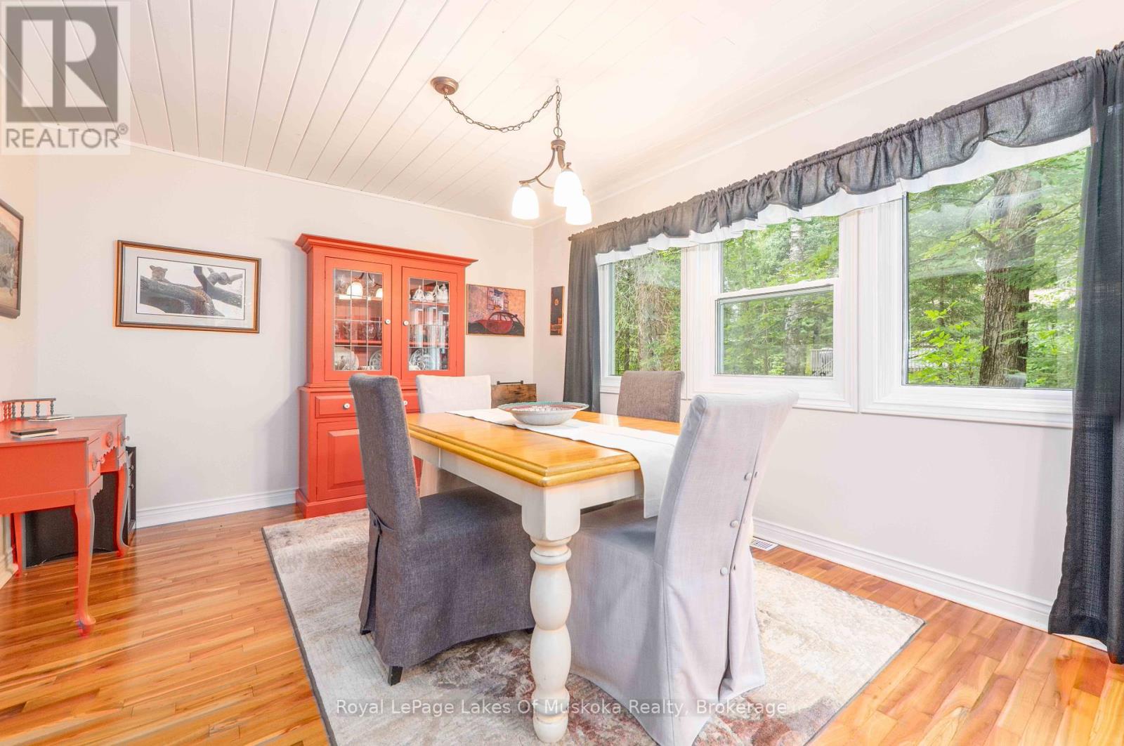 1588 Skyline Drive, Huntsville, Ontario  P1H 1A5 - Photo 11 - X12376490