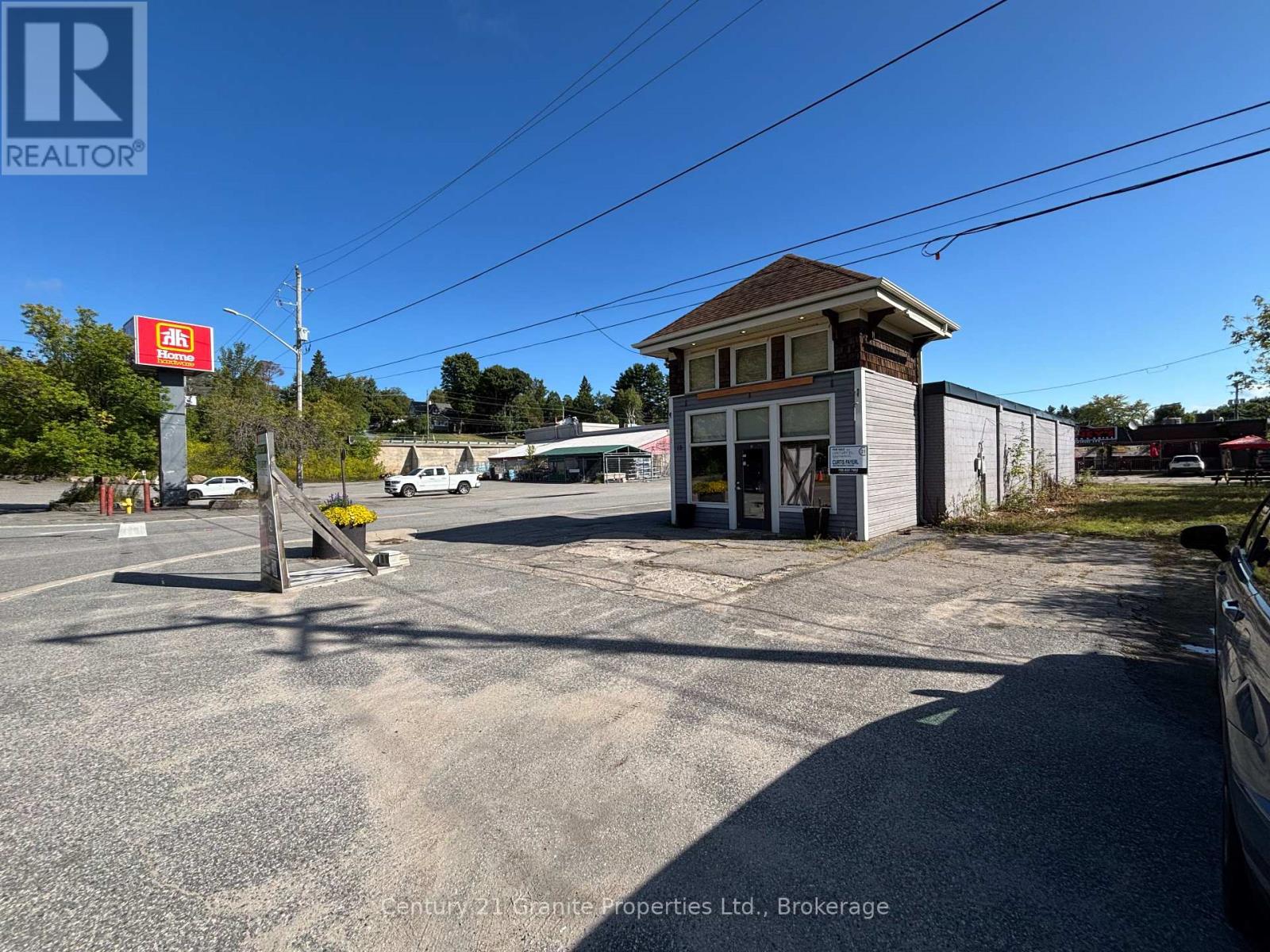 18 John Street, Huntsville, Ontario  P1H 1H2 - Photo 1 - X12376655