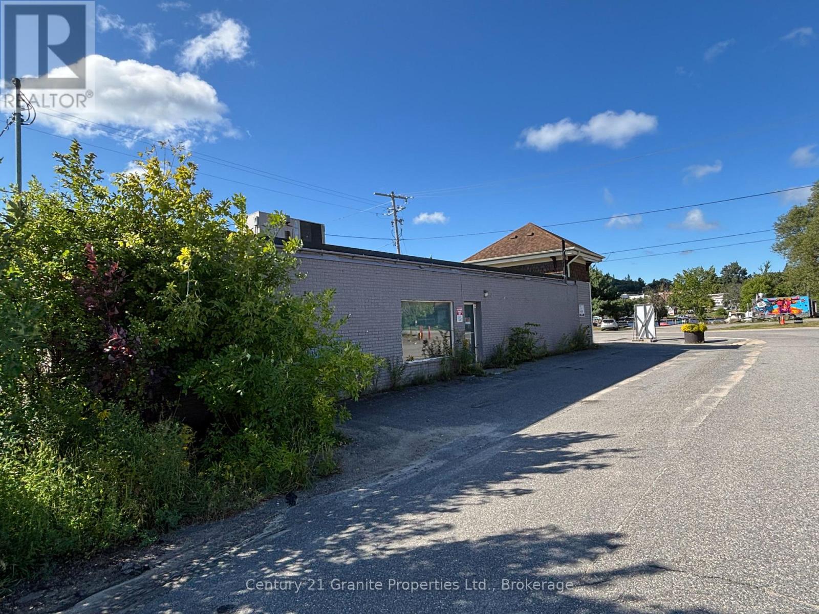 18 John Street, Huntsville, Ontario  P1H 1H2 - Photo 3 - X12376655