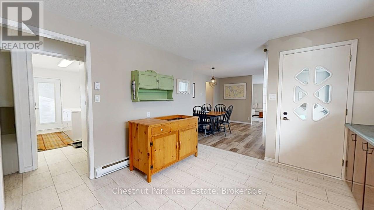 381 High Street, Georgian Bay, Ontario  P0C 1H0 - Photo 7 - X12376665