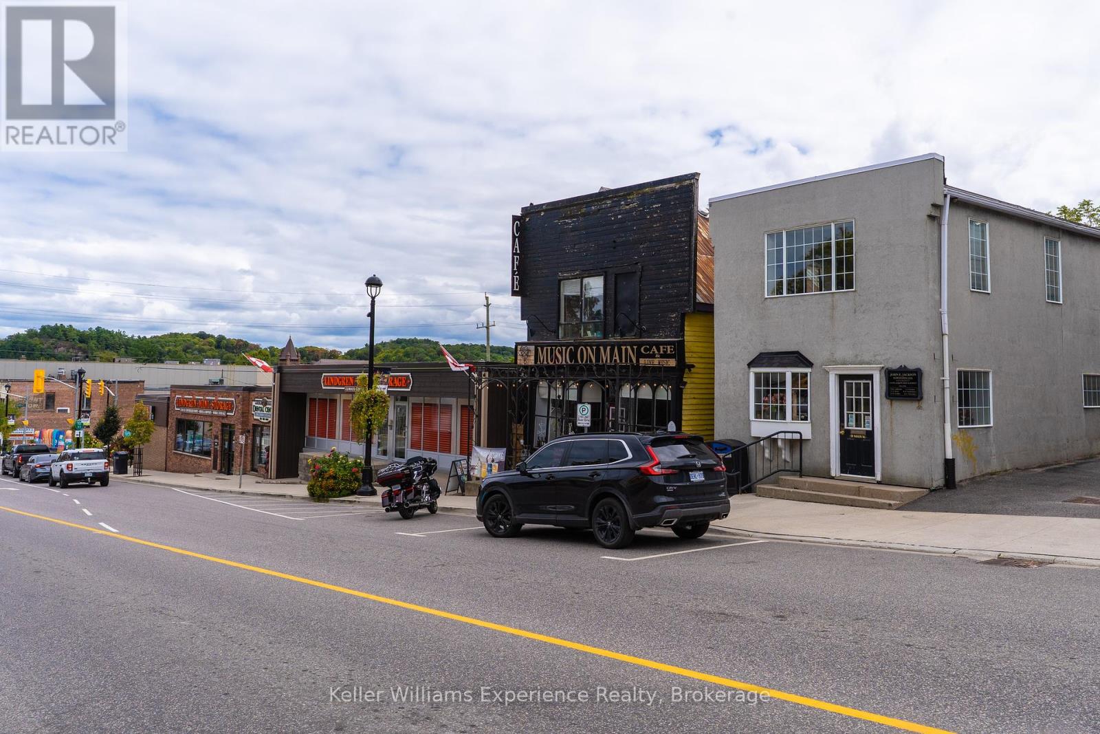 9 Main Street W, Huntsville, Ontario  P1H 2C5 - Photo 2 - X12376842