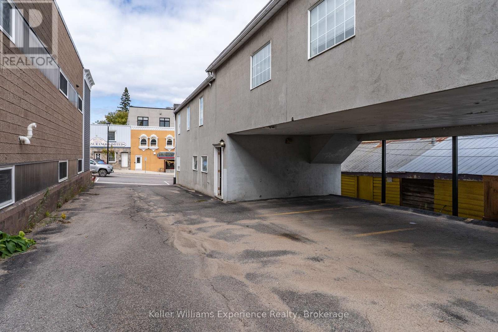 9 Main Street W, Huntsville, Ontario  P1H 2C5 - Photo 3 - X12376842