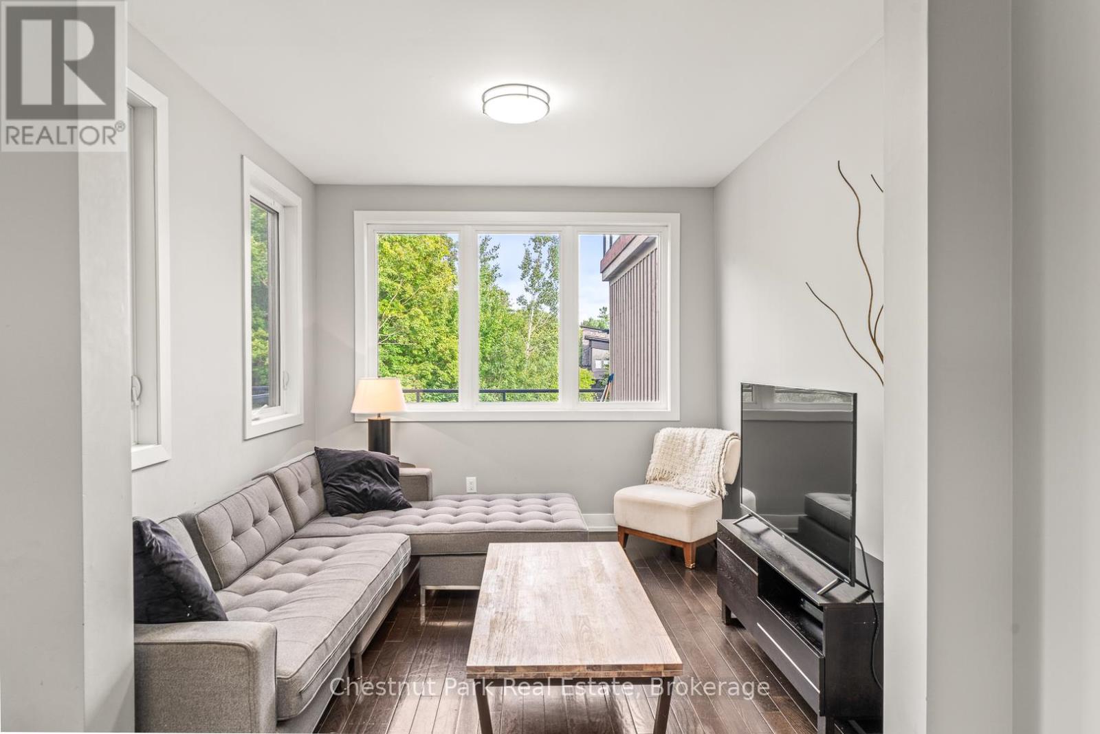 65 Rockmount Crescent, Gravenhurst, Ontario  P1P 0A6 - Photo 8 - X12376955