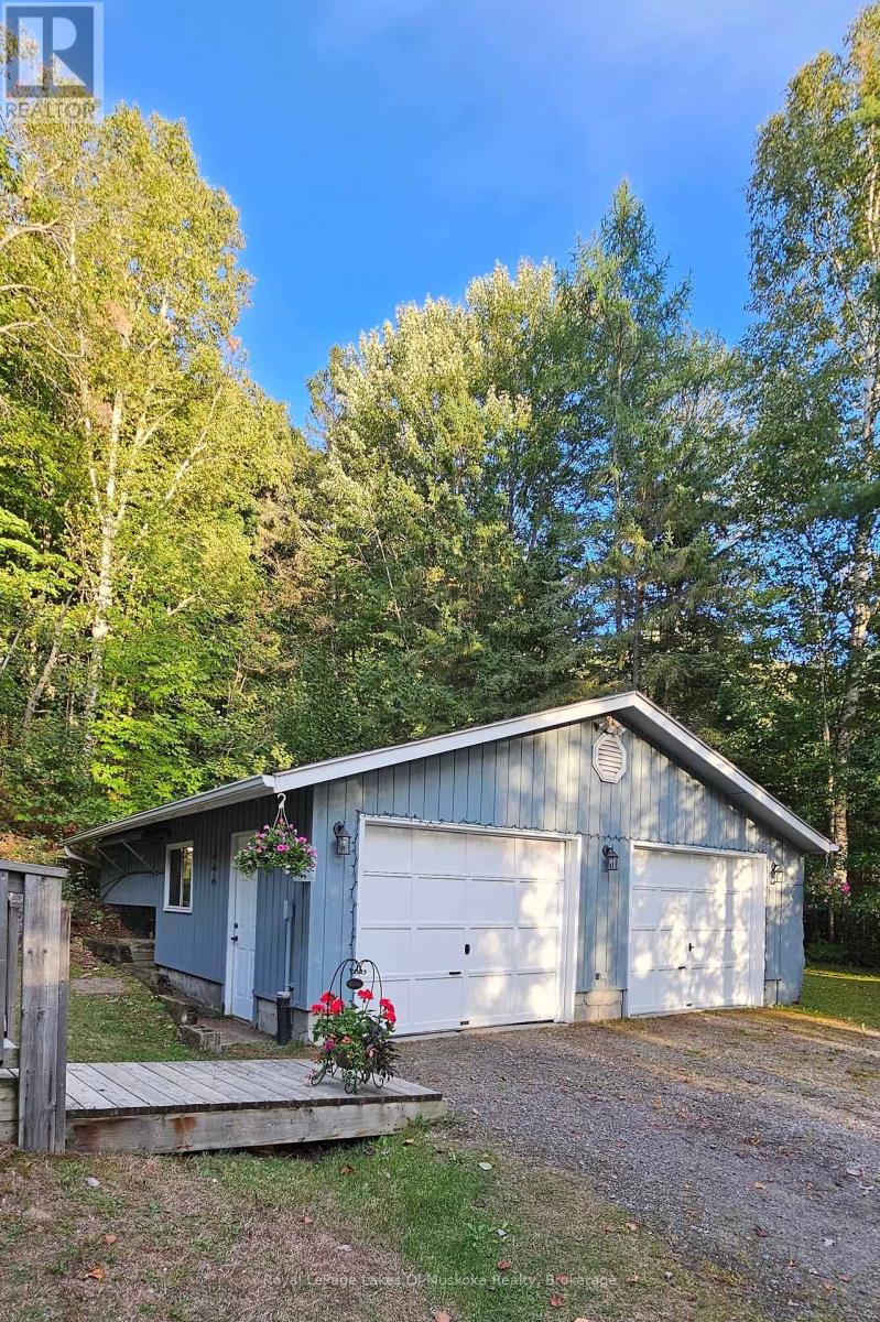 779 Old Muskoka Road, Huntsville, Ontario  P0B 1M0 - Photo 24 - X12378217