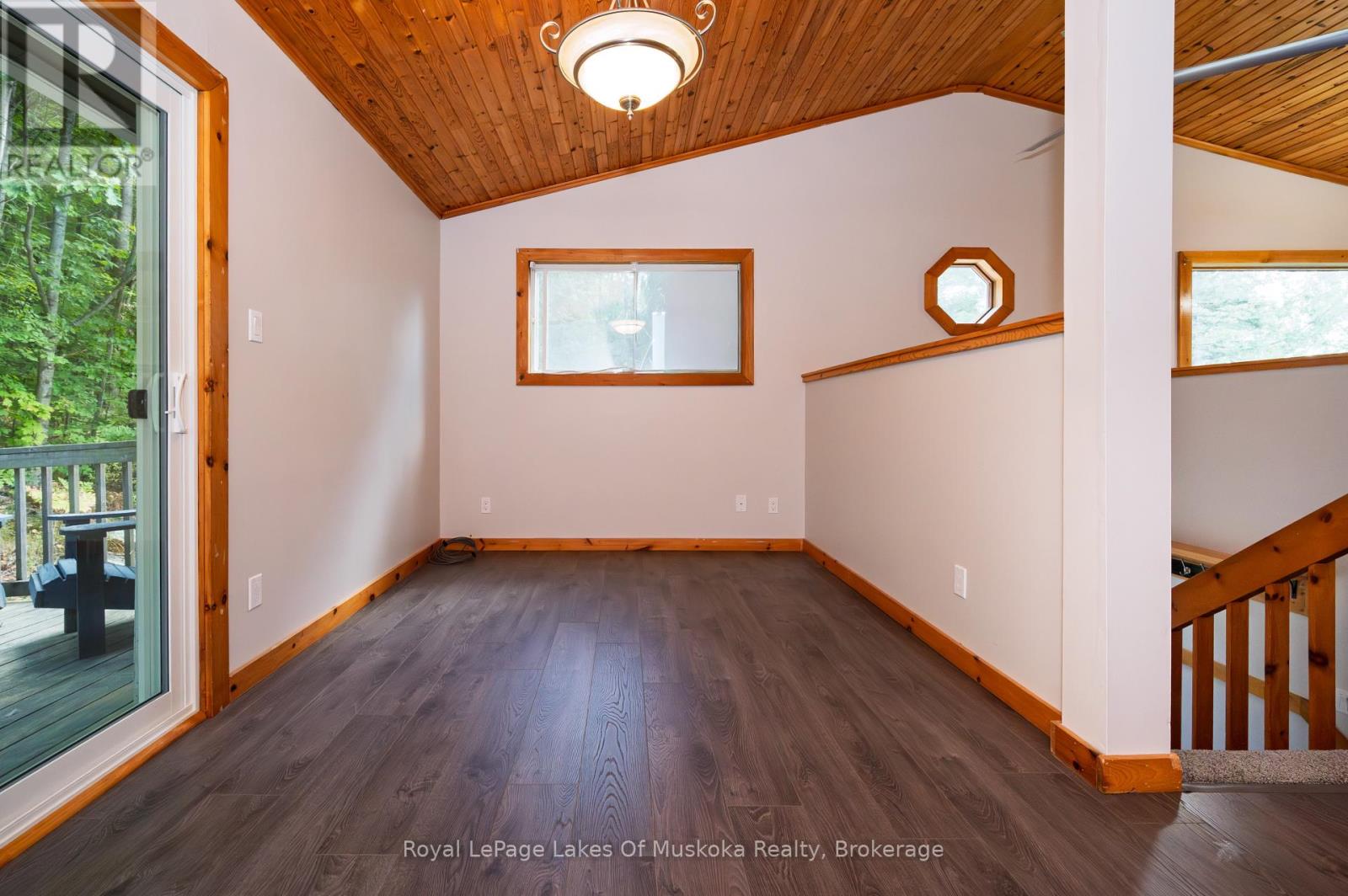 779 Old Muskoka Road, Huntsville, Ontario  P0B 1M0 - Photo 5 - X12378217