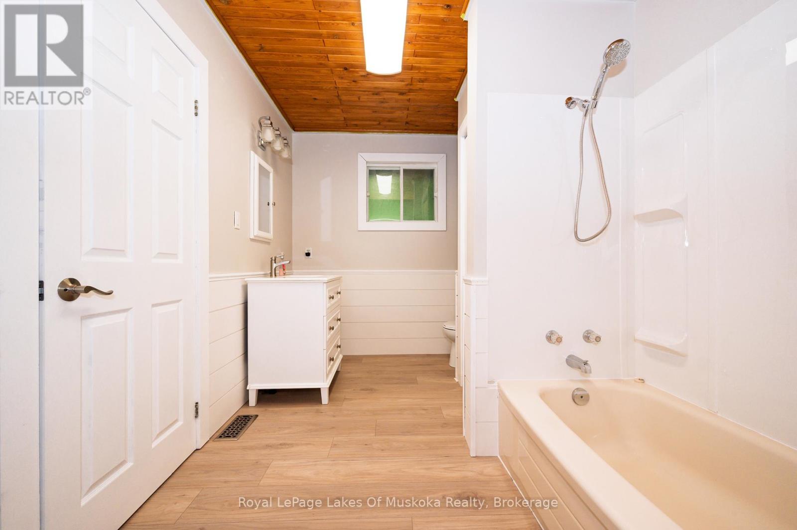 779 Old Muskoka Road, Huntsville, Ontario  P0B 1M0 - Photo 7 - X12378217