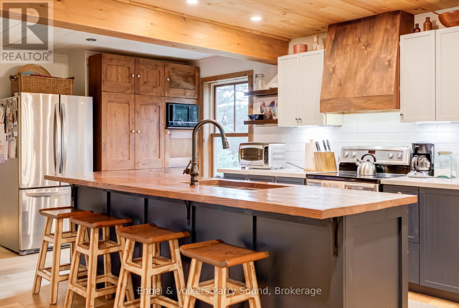 6 Little Beaver Boulevard, Seguin, Ontario  P2A 2W8 - Photo 13 - X12378318