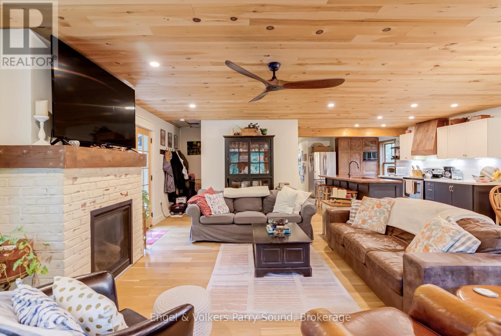 6 Little Beaver Boulevard, Seguin, Ontario  P2A 2W8 - Photo 16 - X12378318