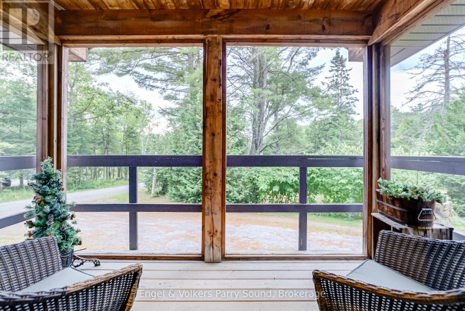 6 Little Beaver Boulevard, Seguin, Ontario  P2A 2W8 - Photo 33 - X12378318