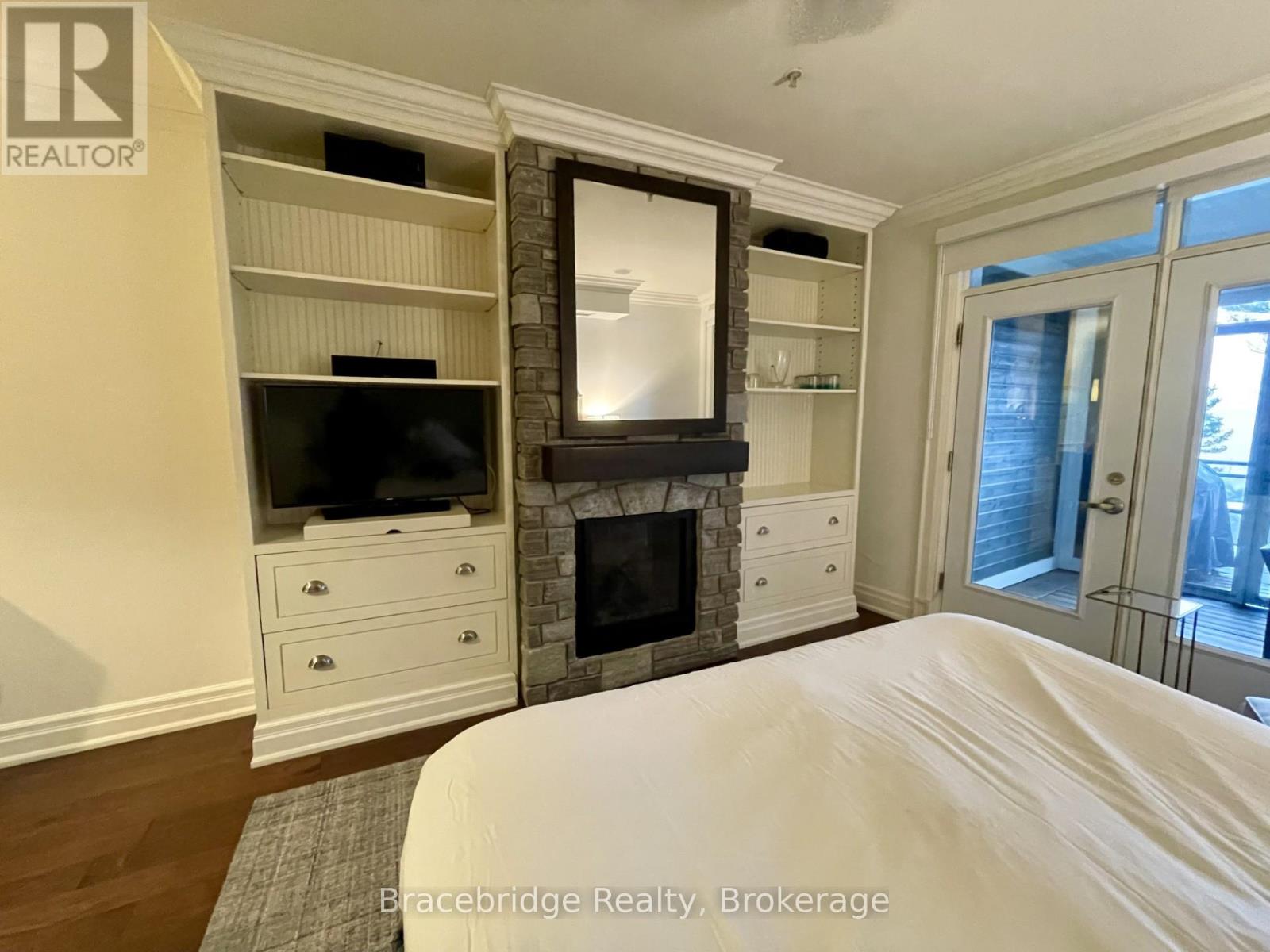 L204-D2 - 1869 Muskoka 118 Highway W, Muskoka Lakes, Ontario  P1L 1W8 - Photo 4 - X12380205