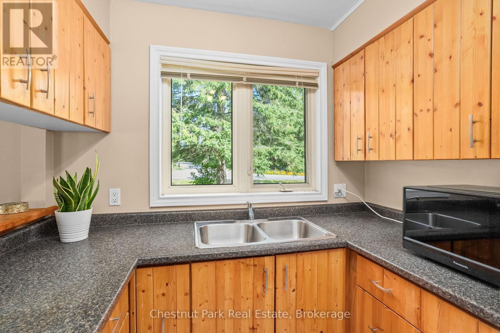 8 - 15 Golf Course Road, Bracebridge, Ontario  P1L 1M7 - Photo 17 - X12380861