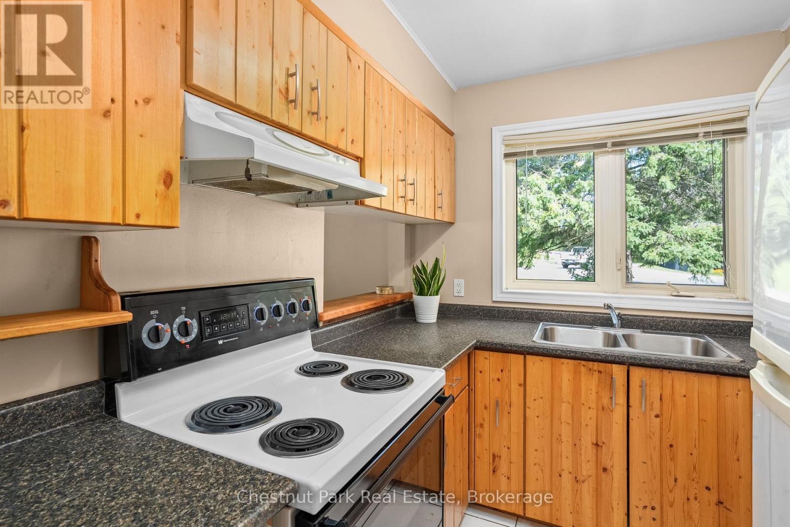 8 - 15 Golf Course Road, Bracebridge, Ontario  P1L 1M7 - Photo 18 - X12380861