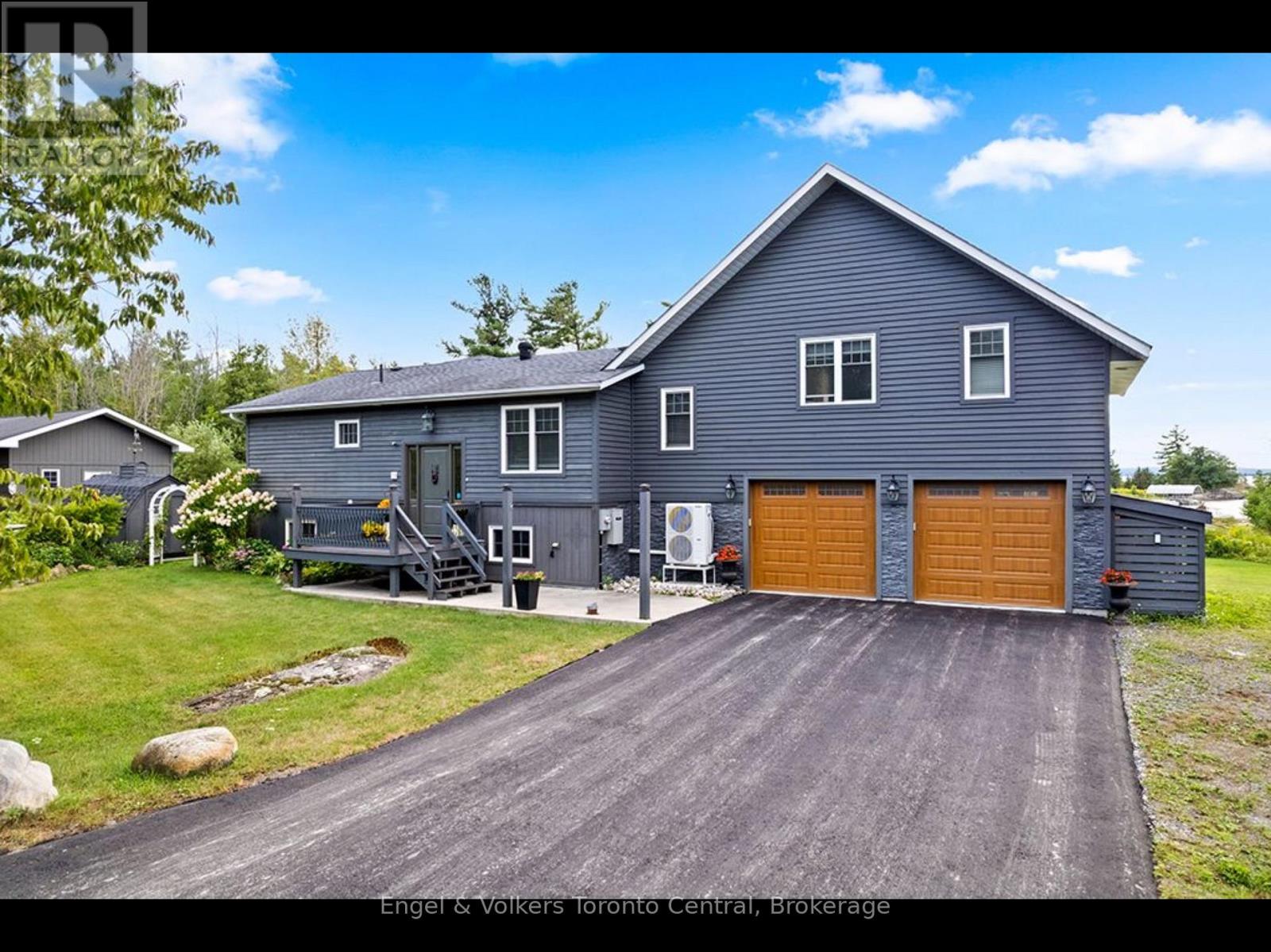 9 Osprey Way, Georgian Bay, Ontario  L0K 1S0 - Photo 2 - X12381413