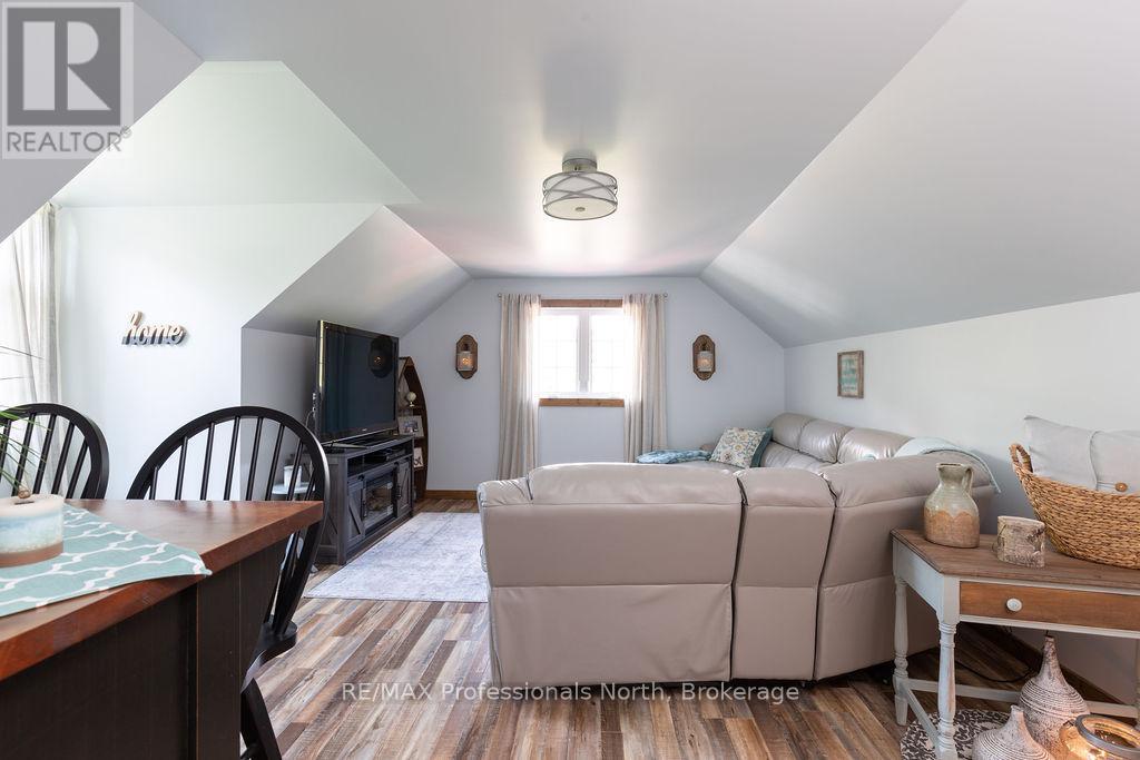 427 Skyhills Road, Huntsville, Ontario  P1H 2N5 - Photo 24 - X12382775