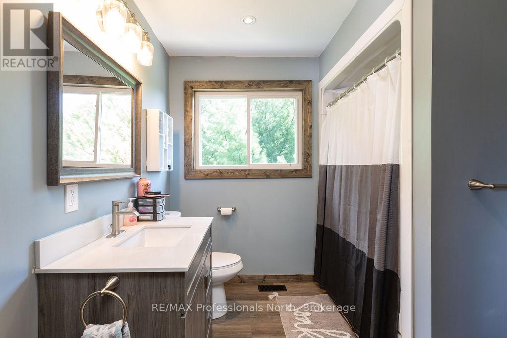 427 Skyhills Road, Huntsville, Ontario  P1H 2N5 - Photo 37 - X12382775