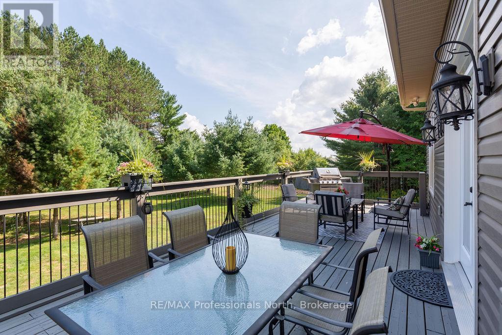 427 Skyhills Road, Huntsville, Ontario  P1H 2N5 - Photo 39 - X12382775