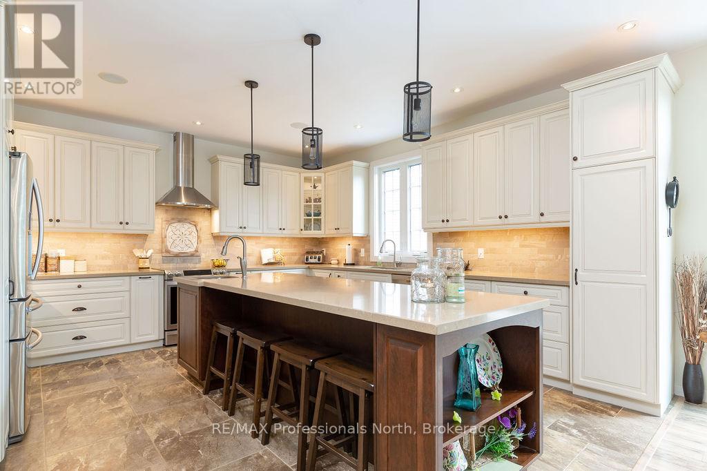 427 Skyhills Road, Huntsville, Ontario  P1H 2N5 - Photo 6 - X12382775