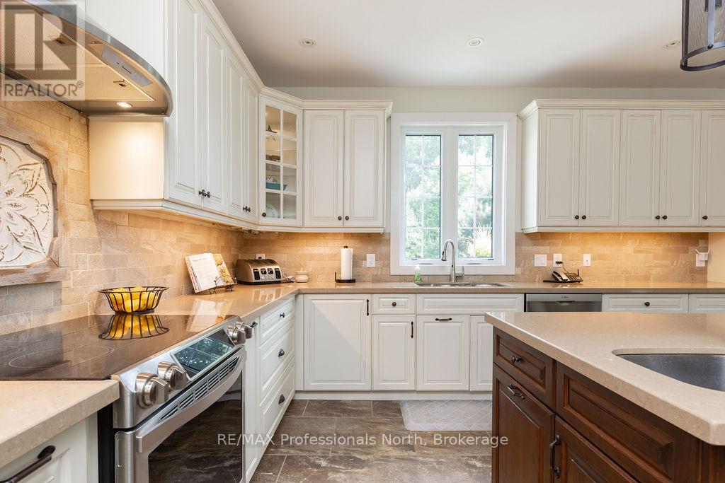 427 Skyhills Road, Huntsville, Ontario  P1H 2N5 - Photo 7 - X12382775