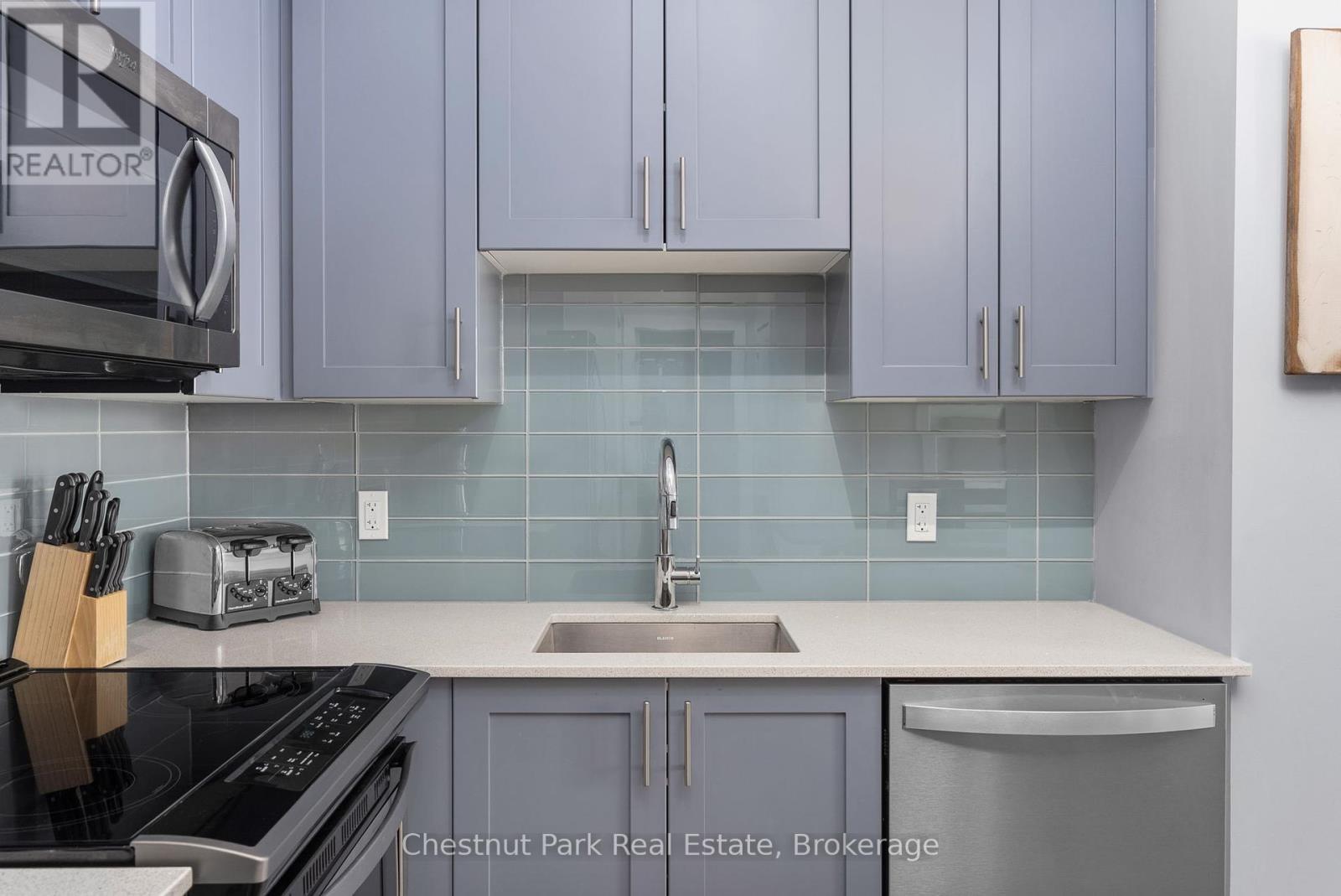 117 - 25 Pen Lake Point Road, Huntsville, Ontario  P1H 1A9 - Photo 5 - X12385335