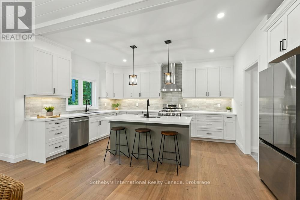 1030 Xavier Street, Gravenhurst, Ontario  P0E 1G0 - Photo 13 - X12385624