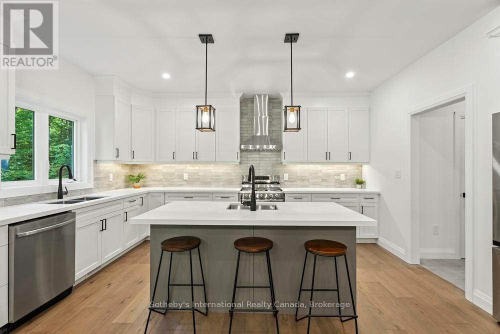 1030 Xavier Street, Gravenhurst, Ontario  P0E 1G0 - Photo 14 - X12385624