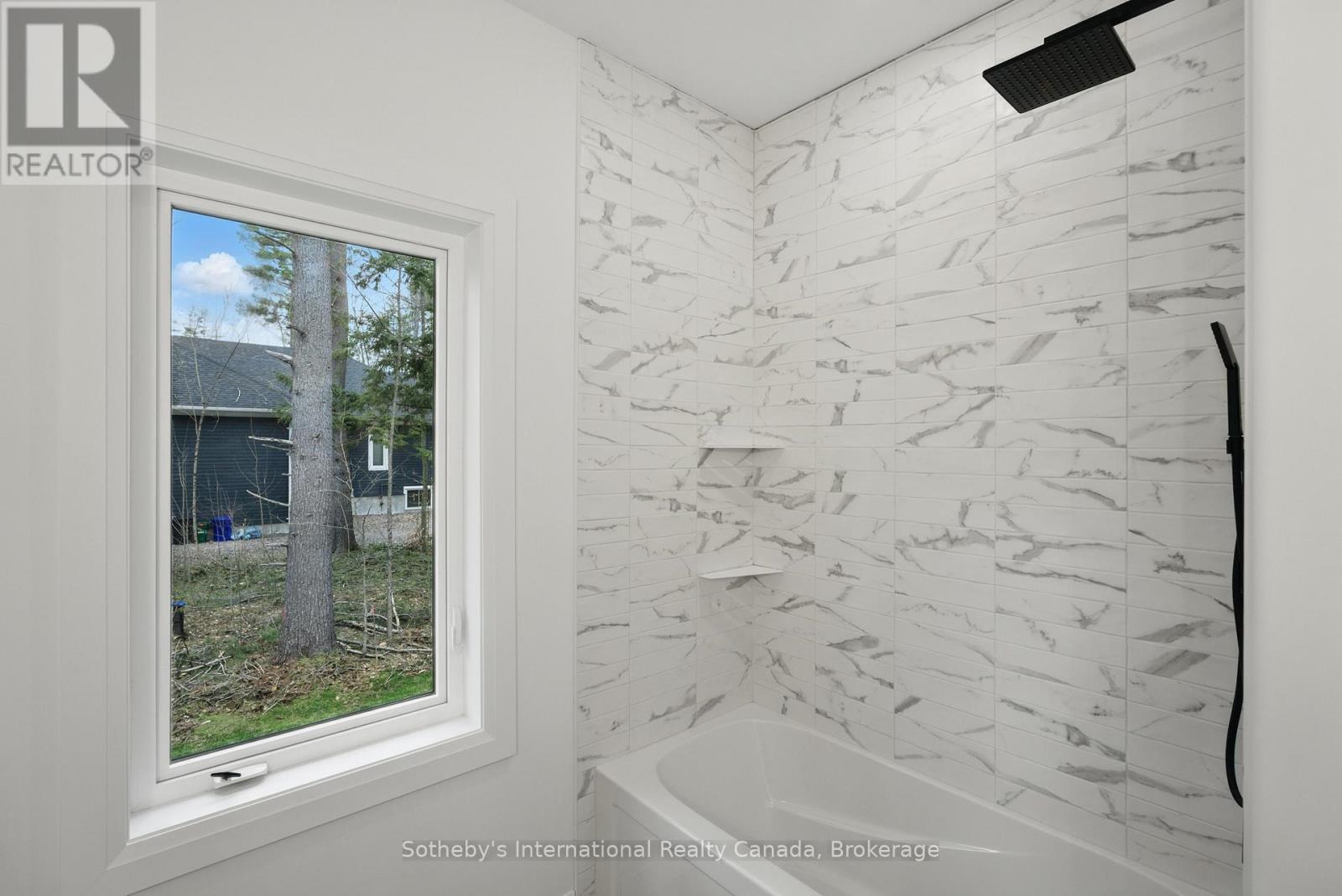 1030 Xavier Street, Gravenhurst, Ontario  P0E 1G0 - Photo 28 - X12385624