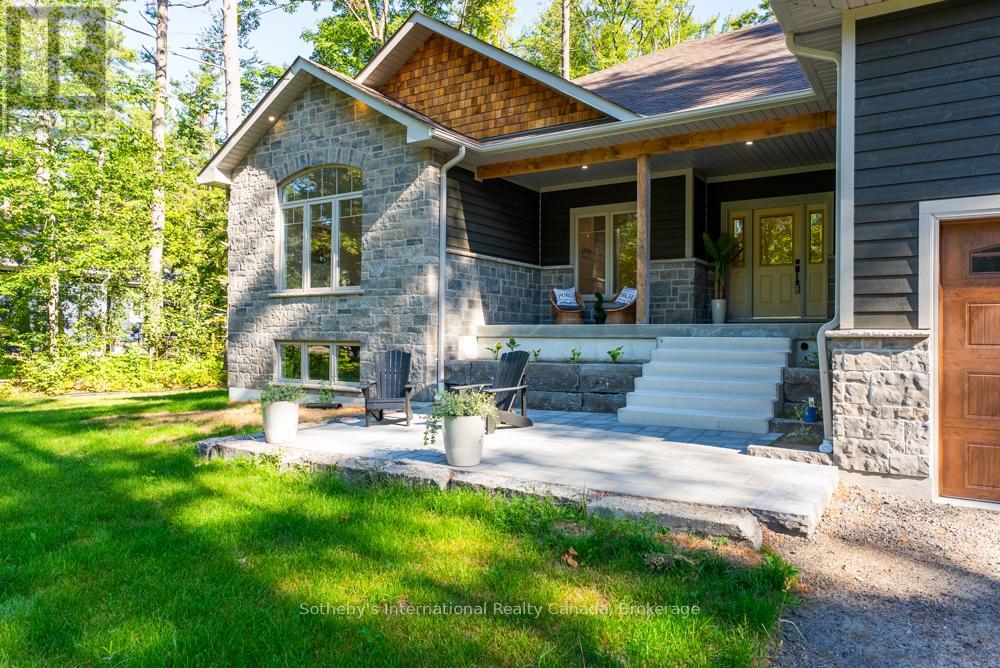 1030 Xavier Street, Gravenhurst, Ontario  P0E 1G0 - Photo 5 - X12385624