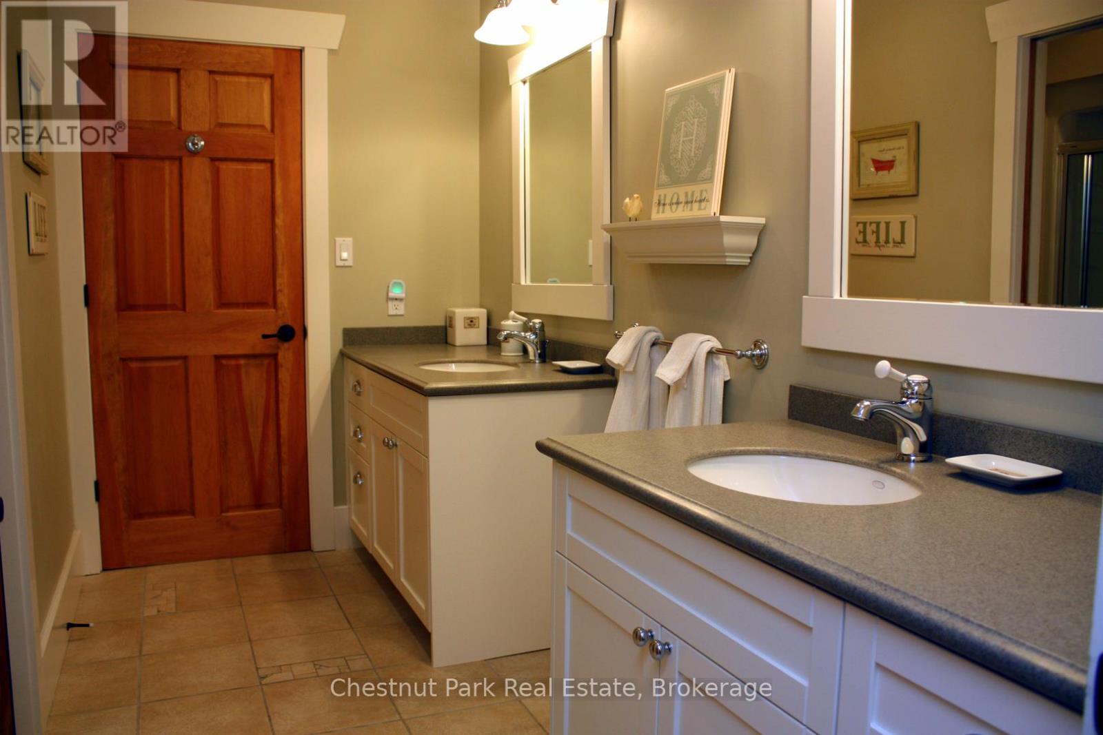 1020 Birch Glen Maple Cottage Week 9 Road, Lake Of Bays, Ontario  P0B 1A0 - Photo 10 - X12386008