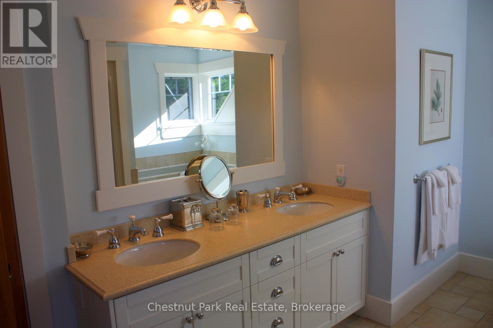 1020 Birch Glen Maple Cottage Week 9 Road, Lake Of Bays, Ontario  P0B 1A0 - Photo 22 - X12386008