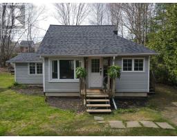 6 HIBBERD LANE, Huntsville, Ontario