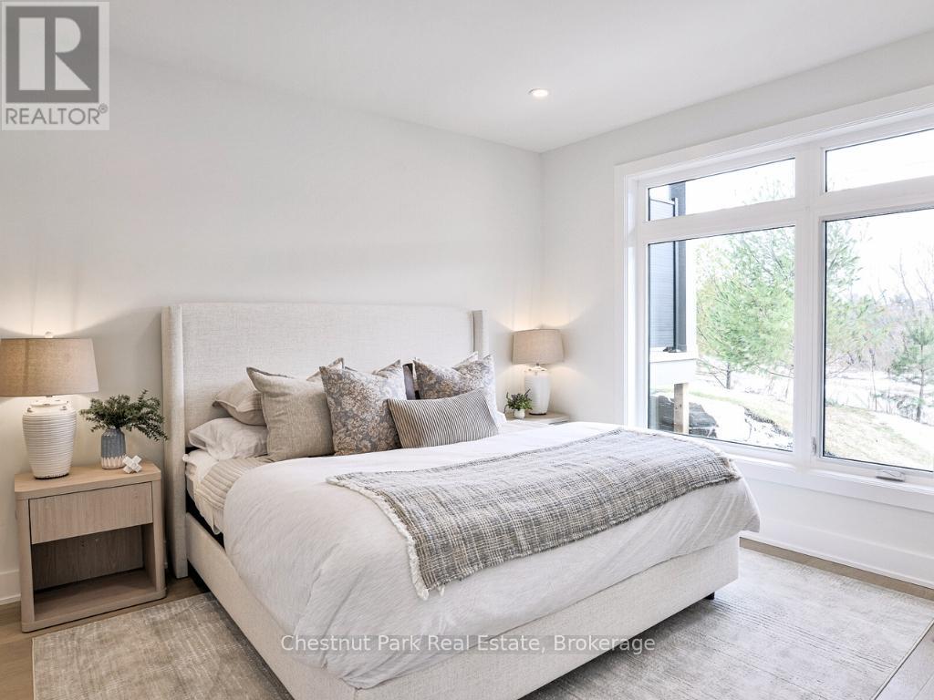 2 Black Spruce Street, Huntsville, Ontario  P1H 1M3 - Photo 10 - X12387275